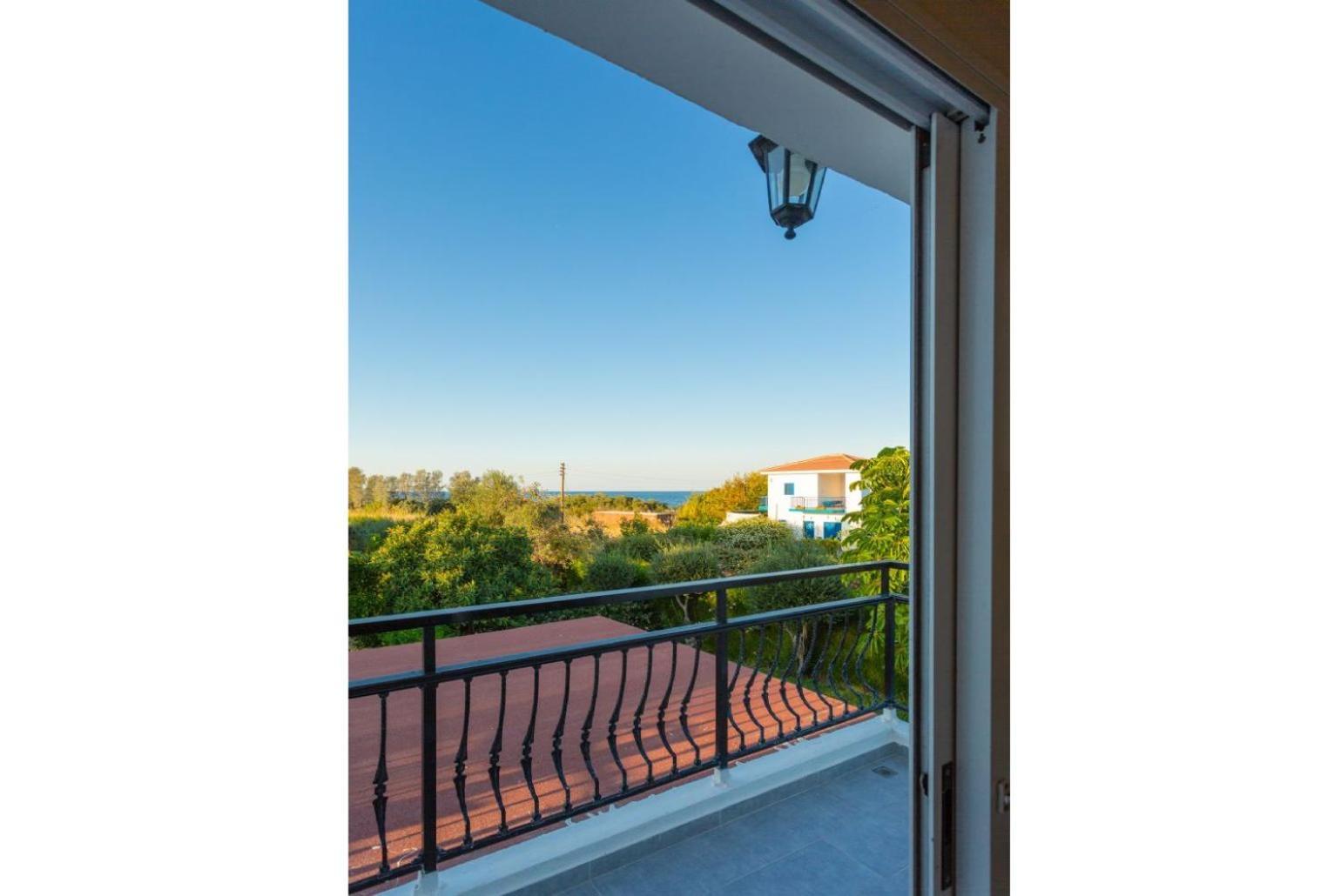 Sun Beach Villa Tria 폴리스 외부 사진