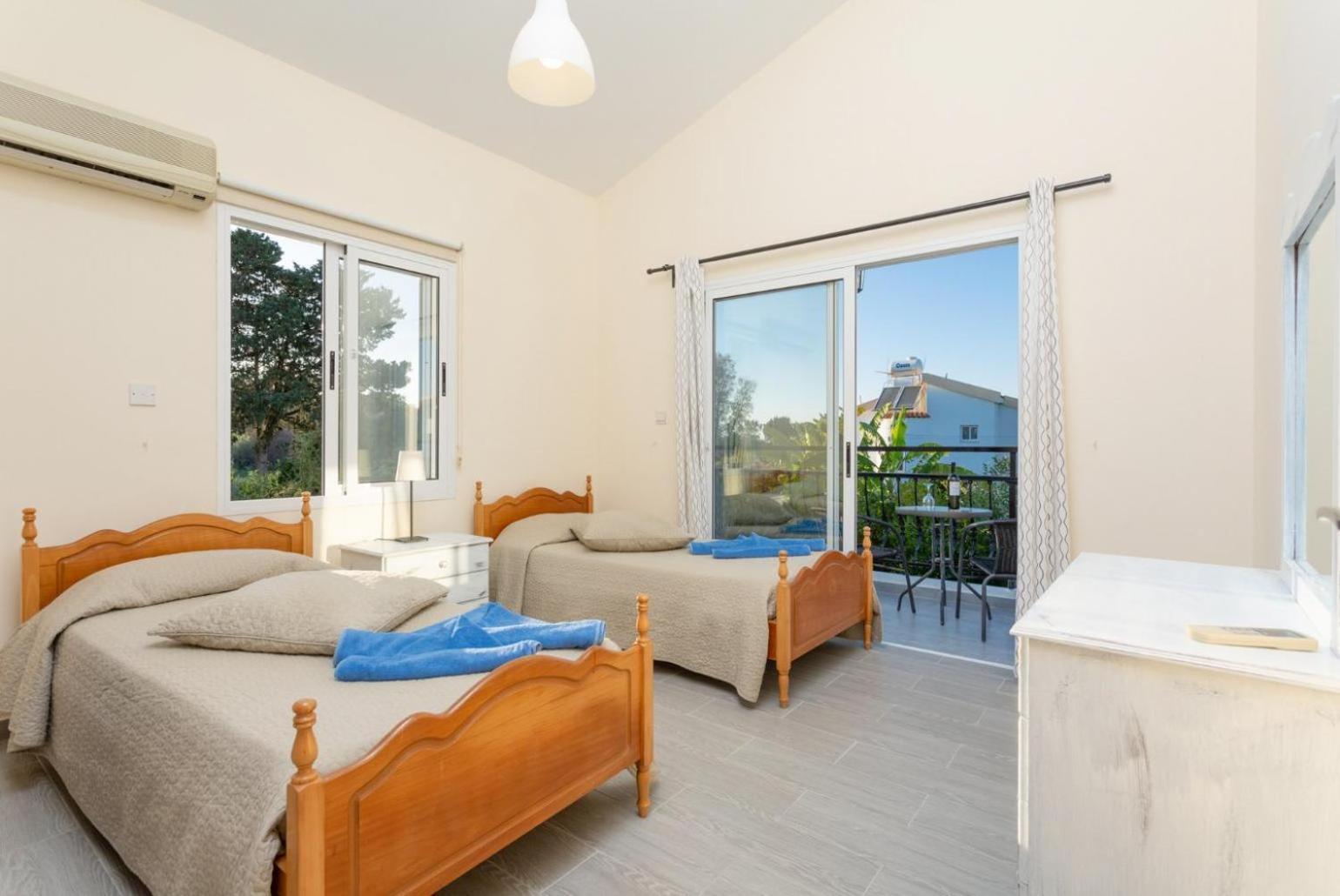 Sun Beach Villa Tria 폴리스 외부 사진